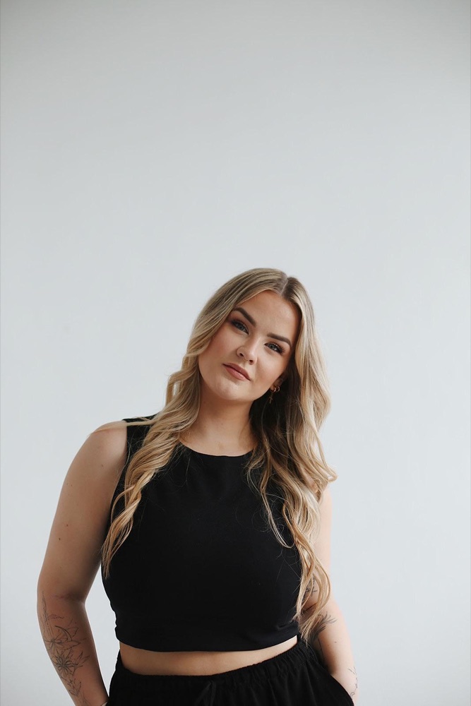 Karmen Klaassen, Klashé ripsme- ja kulmutehnik